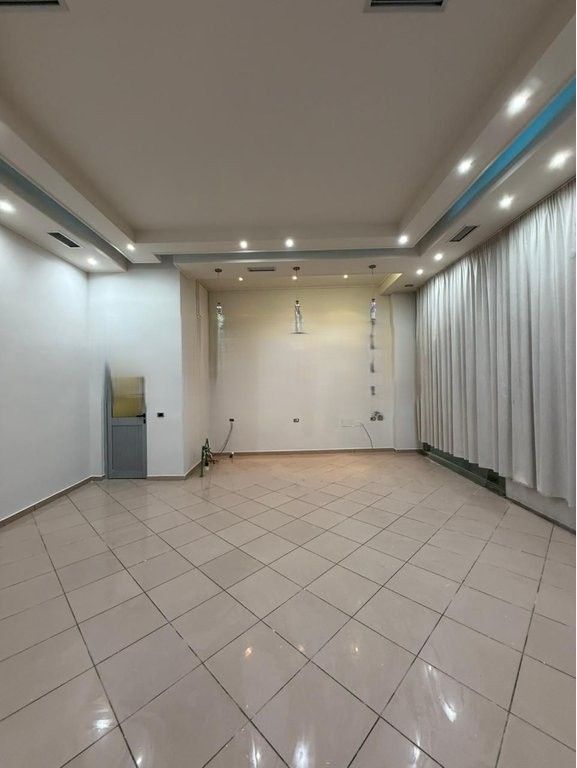 Dyqan për Qira pranë Rrugës Jordan Misja, Tiranë 450 € /Muaj