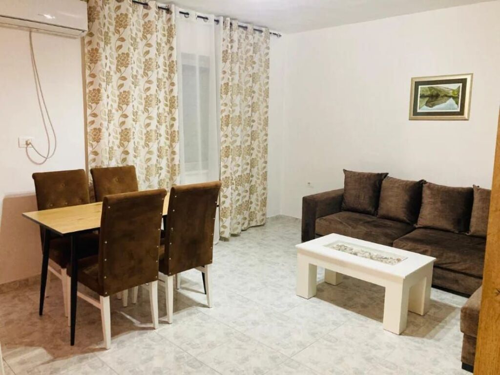 Apartament me qera 1+1 - 📍Vasil Shanto, bulevardi Bajram Curri