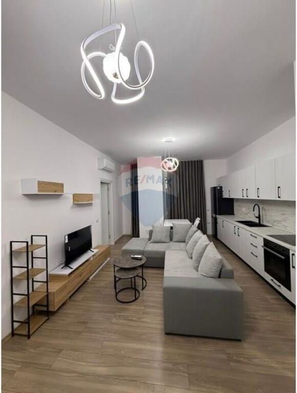 Shitet apartament 2+1 në Kamëz me verandë, i mobiluar.