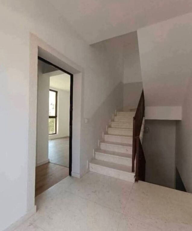 VILLA IN AFFITTO 3 PIANI - VICINO AL SENATORIUM, TIRANA