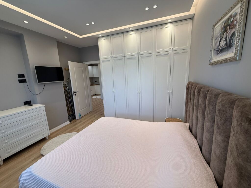 Apartment 1+1 for rent near the underpass at Komuna e Parisit.