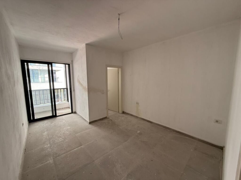 📣 SHITET Apartament 2+1 Me 2 Tualete Dhe Ballkon 📍 Rruga e "Durresit" ✨🏢 Ndertim i Ri