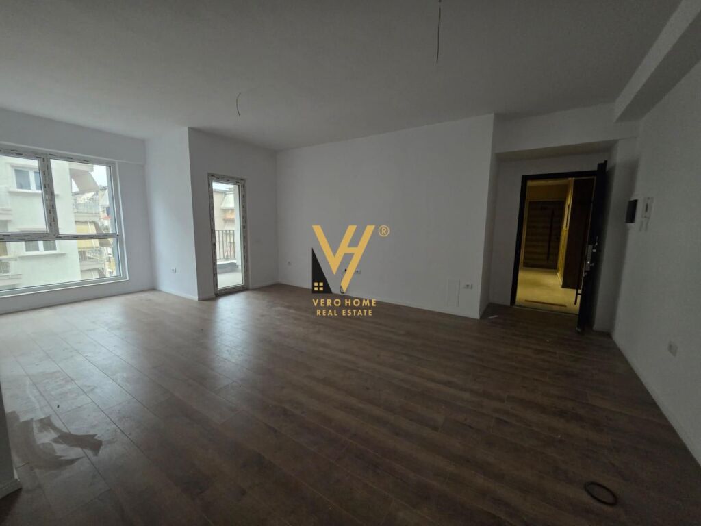 OFFICE 70 M2 FOR RENT AT 21 DHJETORI 50,000 LEKE
