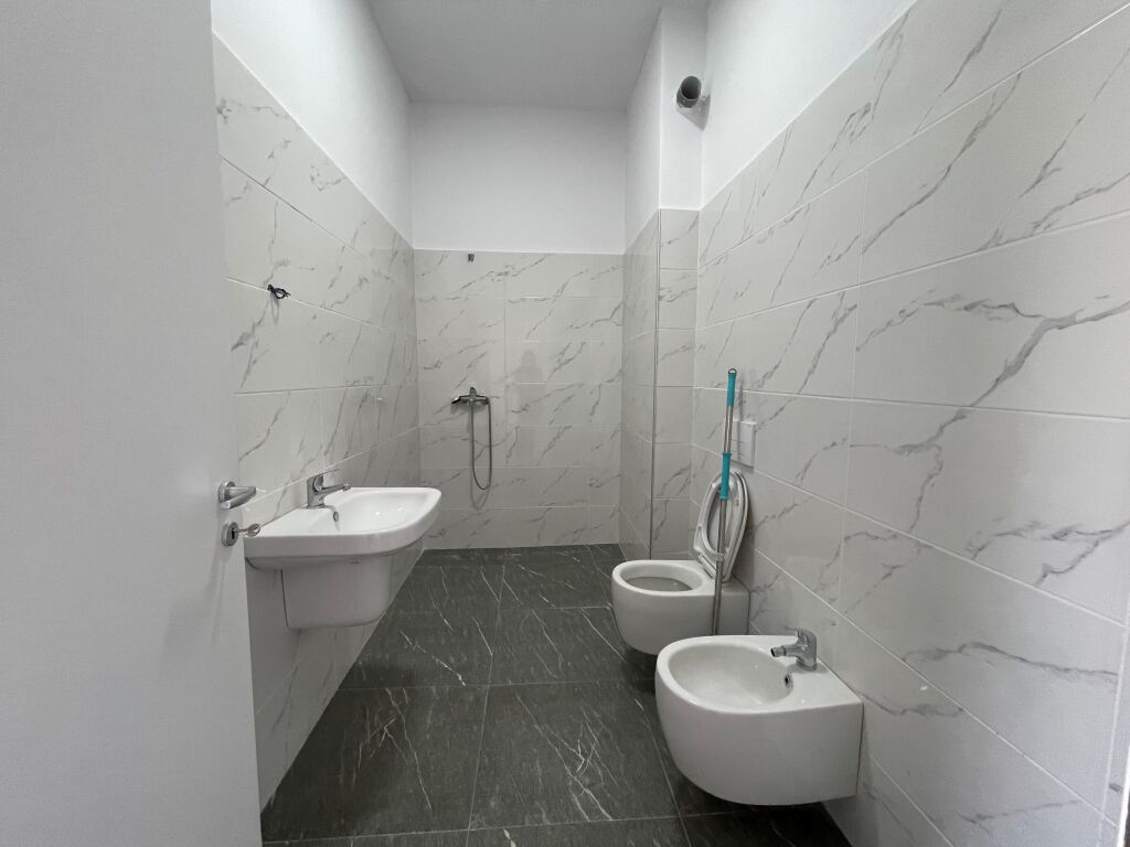 Ufficio o Appartamento in Affitto a Vasil Shanto! 850 Euro / mese