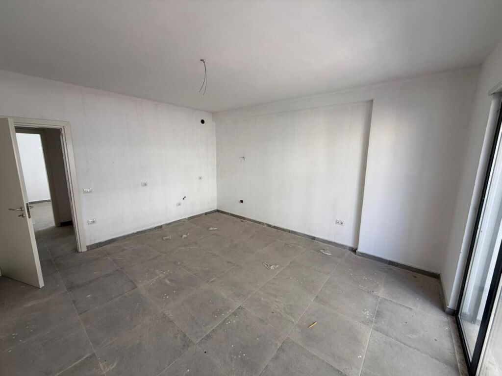 📣 SHITET Apartament 2+1 Me 2 Tualete Dhe Ballkon 📍 Rruga e "Durresit" ✨🏢 Ndertim i Ri