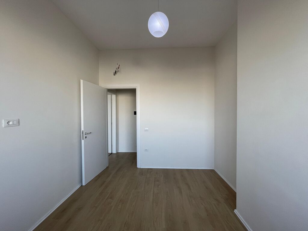 Ufficio o Appartamento in Affitto a Vasil Shanto! 850 Euro / mese
