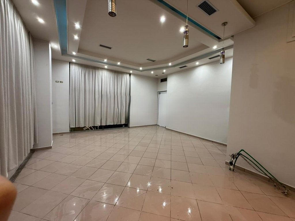 Dyqan për Qira pranë Rrugës Jordan Misja, Tiranë 450 € /Muaj