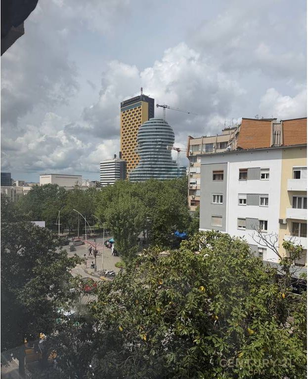 Apartament 2+1 me qira në qendër