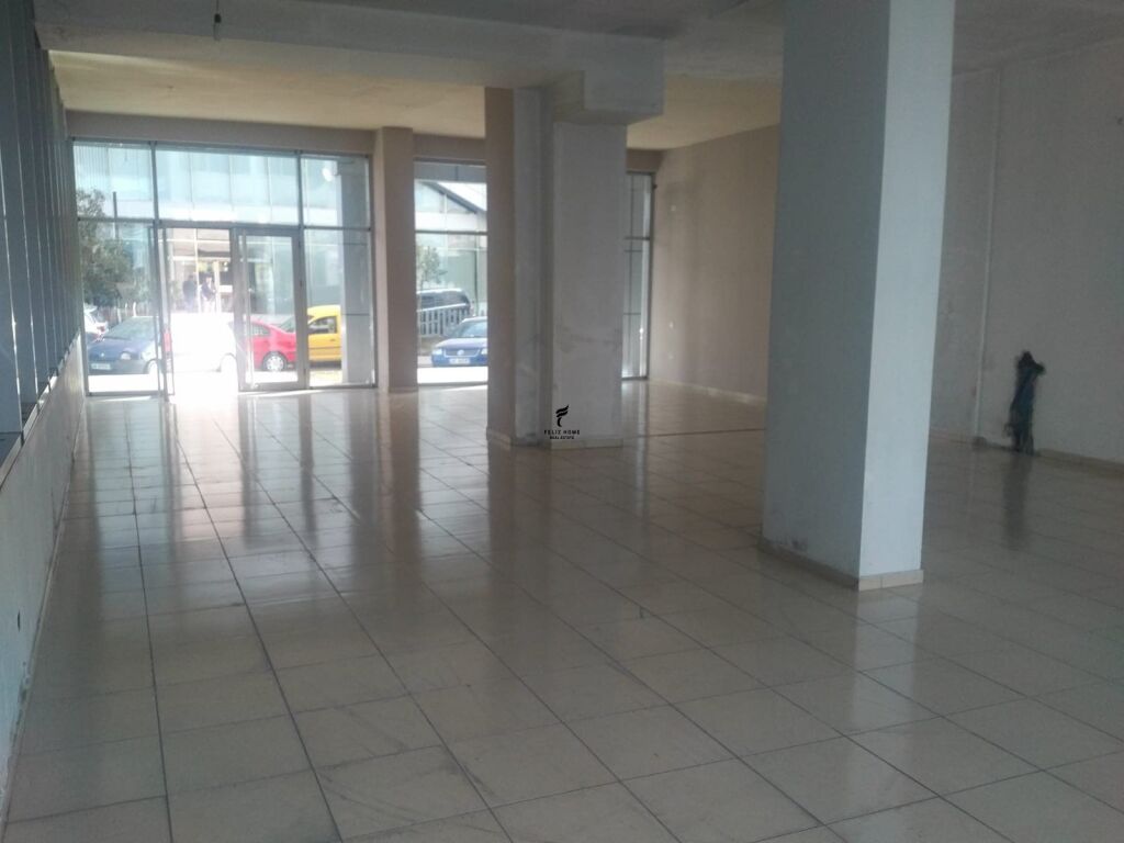 VENDESI IN VENDITA 194 M2 CASA ITALIA 65.000.000 LEKE  FH-70840