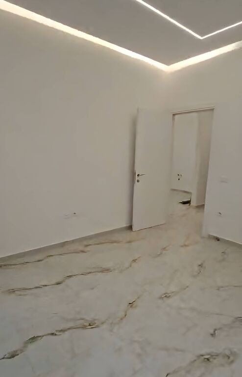 Locale commerciale in affitto – Astir  - Piano: 1 abitazione !