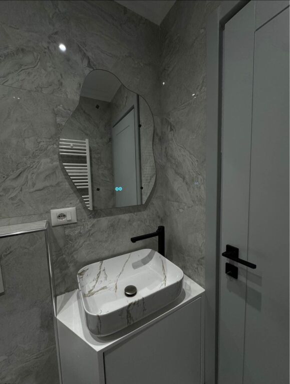 FOR SALE APARTMENT 1+1 – BRRYLI, NEAR THE NEW MATERNITY
