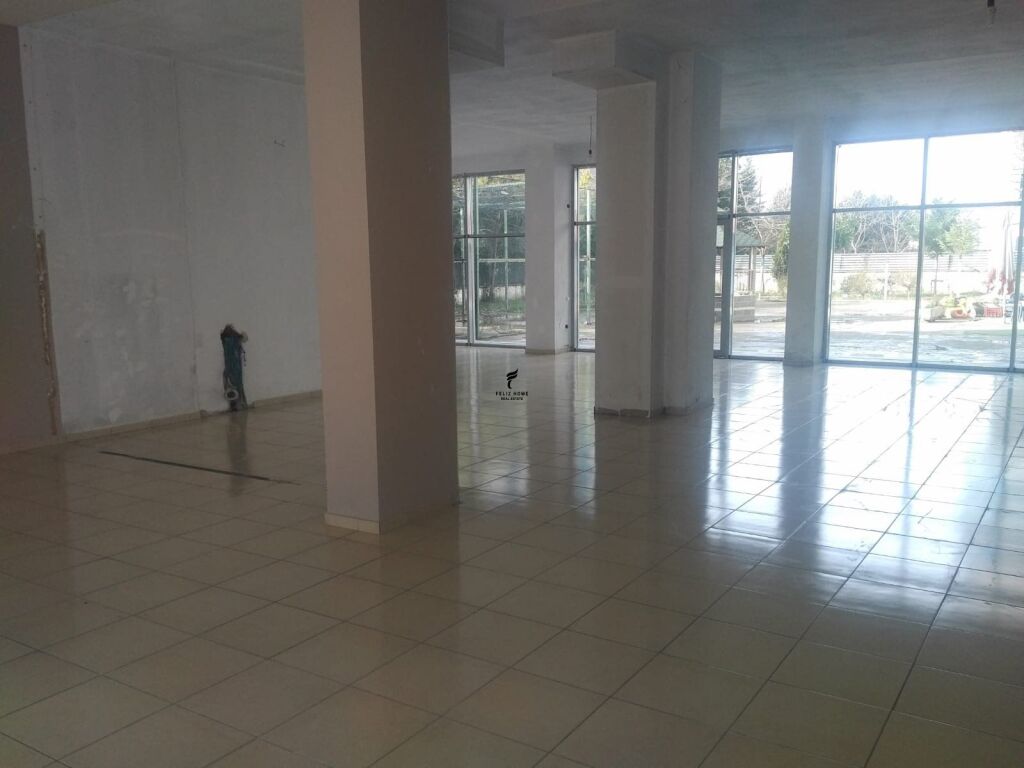 VENDESI IN VENDITA 194 M2 CASA ITALIA 65.000.000 LEKE  FH-70840