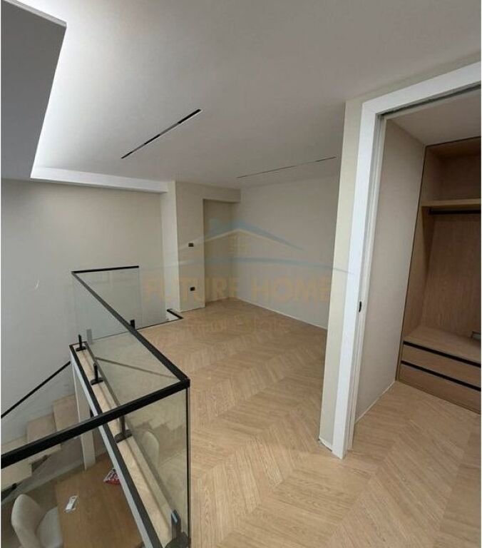 In vendita, Duplex + Posto Auto, Golden Park