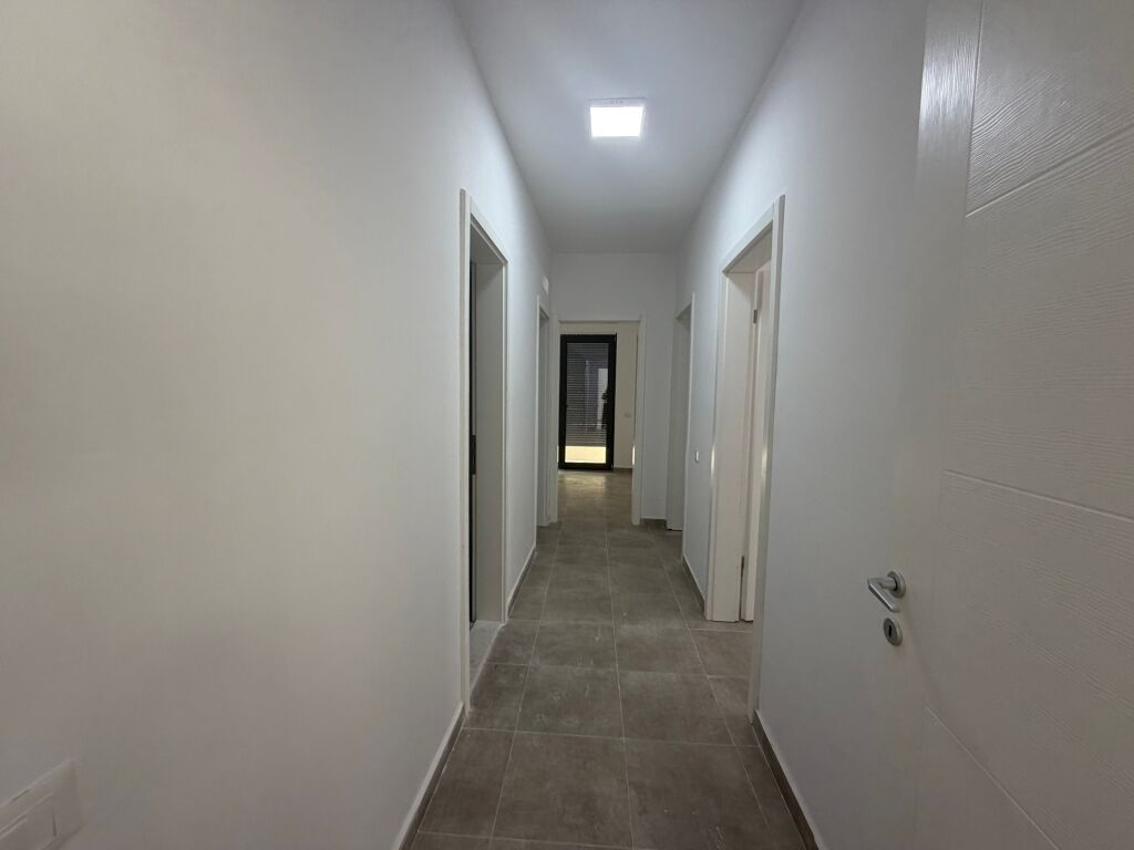 3+1, vuoto presso l'hotel Radisson lago secco, 1500 euro