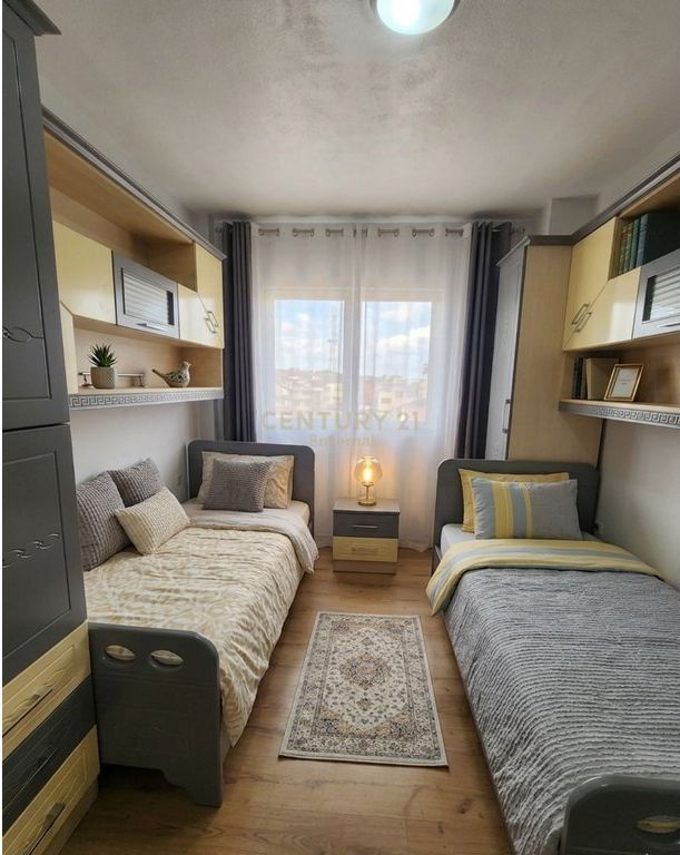 Modern 2+1 apartment for rent in Xhamllik
