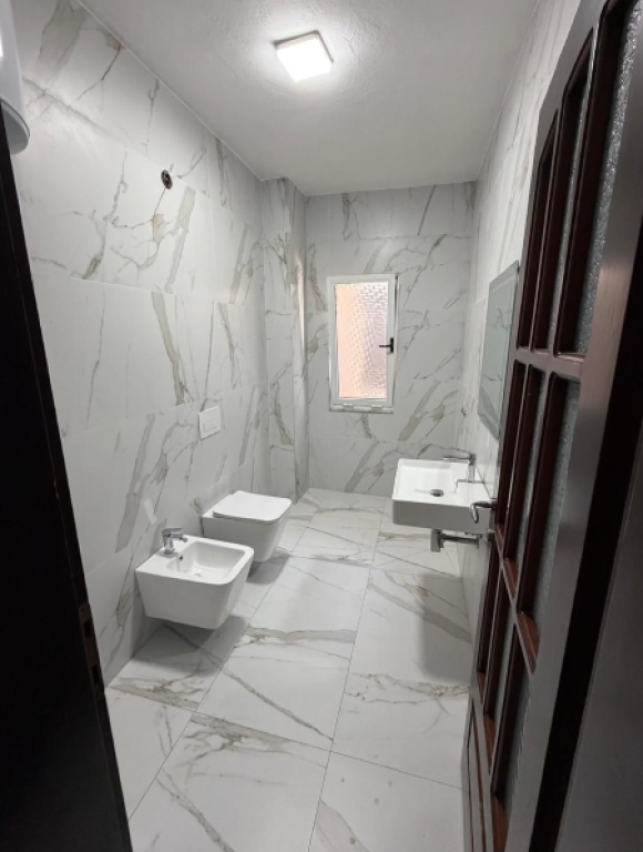 LOCALE IN AFFITTO PER UFFICI – Piazza Wilson
