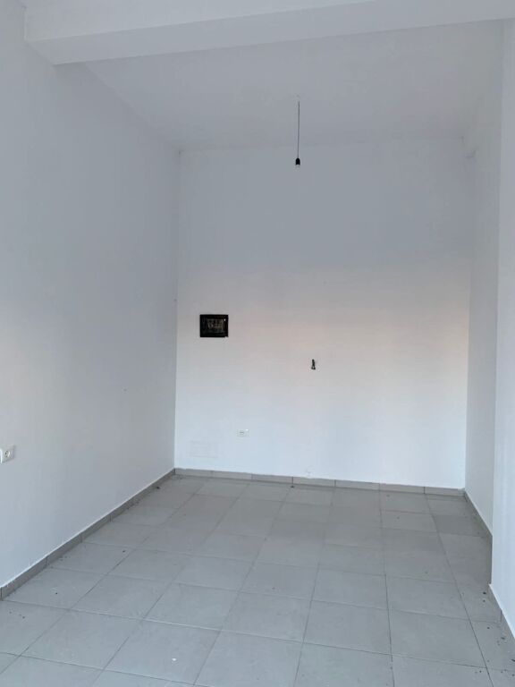 NEGOZIO IN AFFITTO - ASTIR, TIRANA