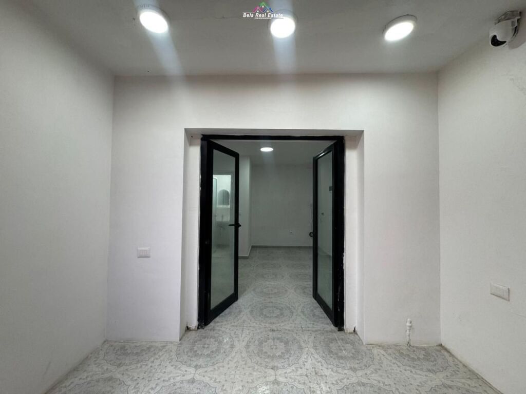 Dyqan Me Qera Ne Selite ( ID BD21888) Tirane
