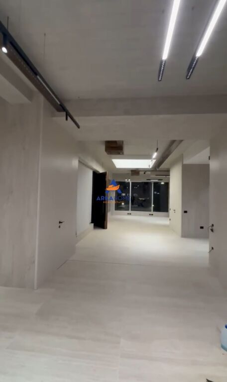 BUSINESS PREMISES FOR SALE 428M2 "NEAR SQUARE 21" PRICE ACCORDING TO REQUEST