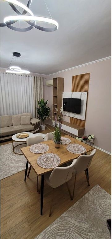 JAPIM ME QIRA APARTAMENT 2+1+2 TEK KRISTAL CENTER