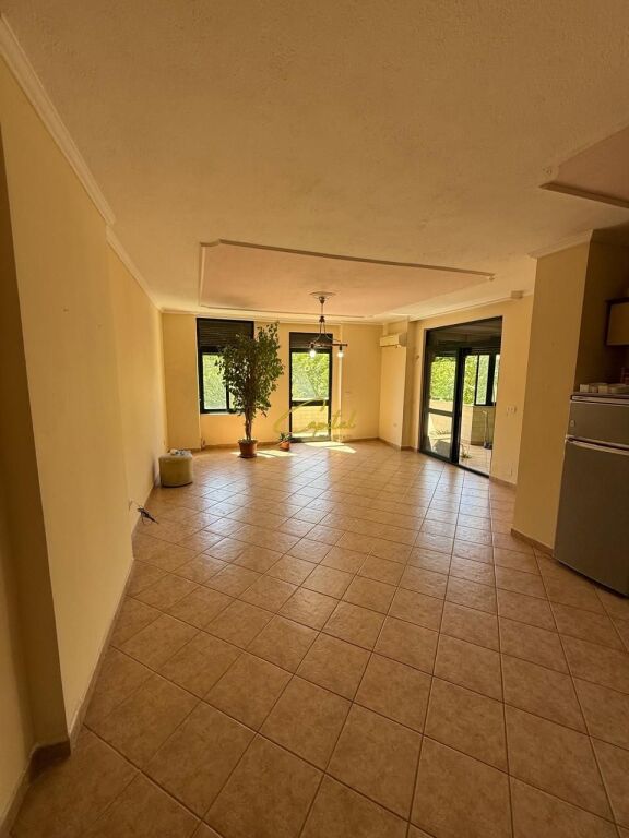 OFFICE FOR RENT 150 M2 FORMER EXHIBITION 120,000 LEKE
