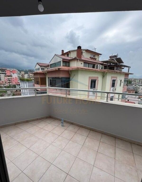 In vendita, appartamento 2+1+2, Via "Shefqet Kuka" Fresku