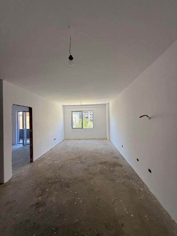 Shitet Apartament 1+1 në Paskuqan