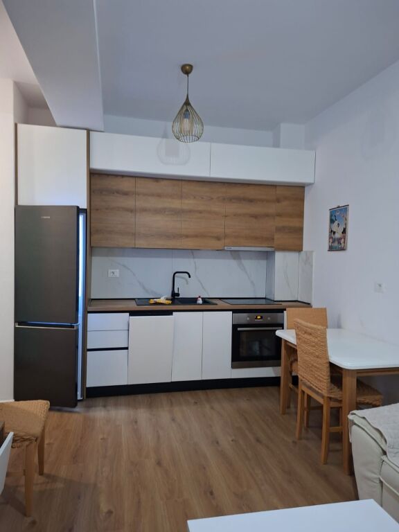 Rent 1+1 Price 380 thousand lek per month Ali Den mangalem complex