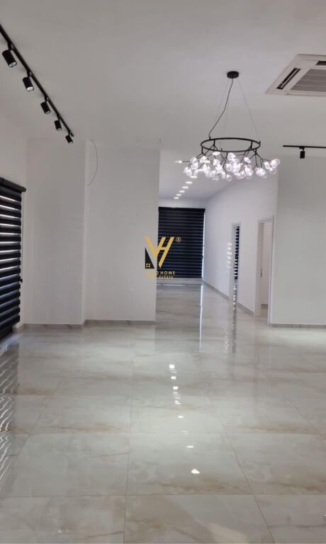 LOCALE COMMERCIALE IN AFFITTO 230 M2 FARMACIA 10 – 3.500 EURO