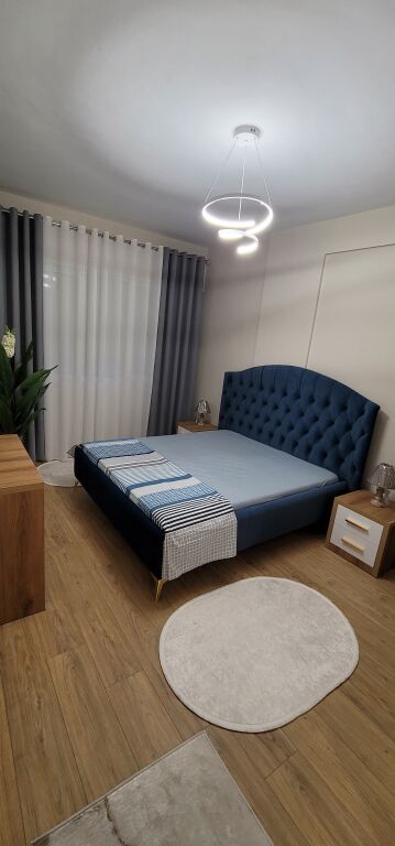 For rent 2+1+2, kristal center komuna a e parisit