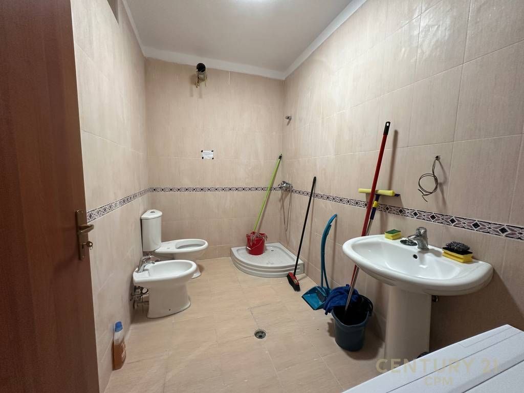 Qira, Apartament 3+1+2 Tek Gjimnazi Ismail Qemali