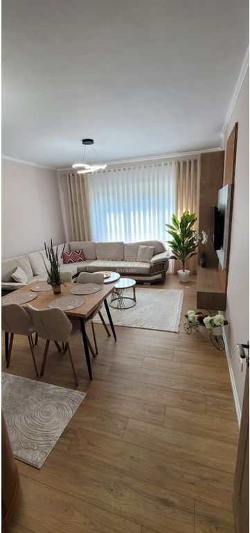 JAPIM ME QIRA APARTAMENT 2+1+2 TEK KRISTAL CENTER