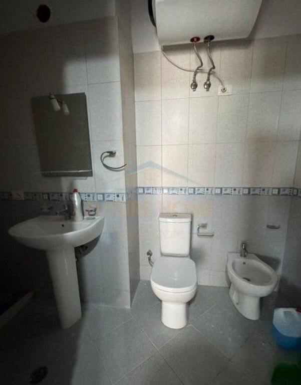 In vendita, appartamento 2+1+2, Via "Shefqet Kuka" Fresku
