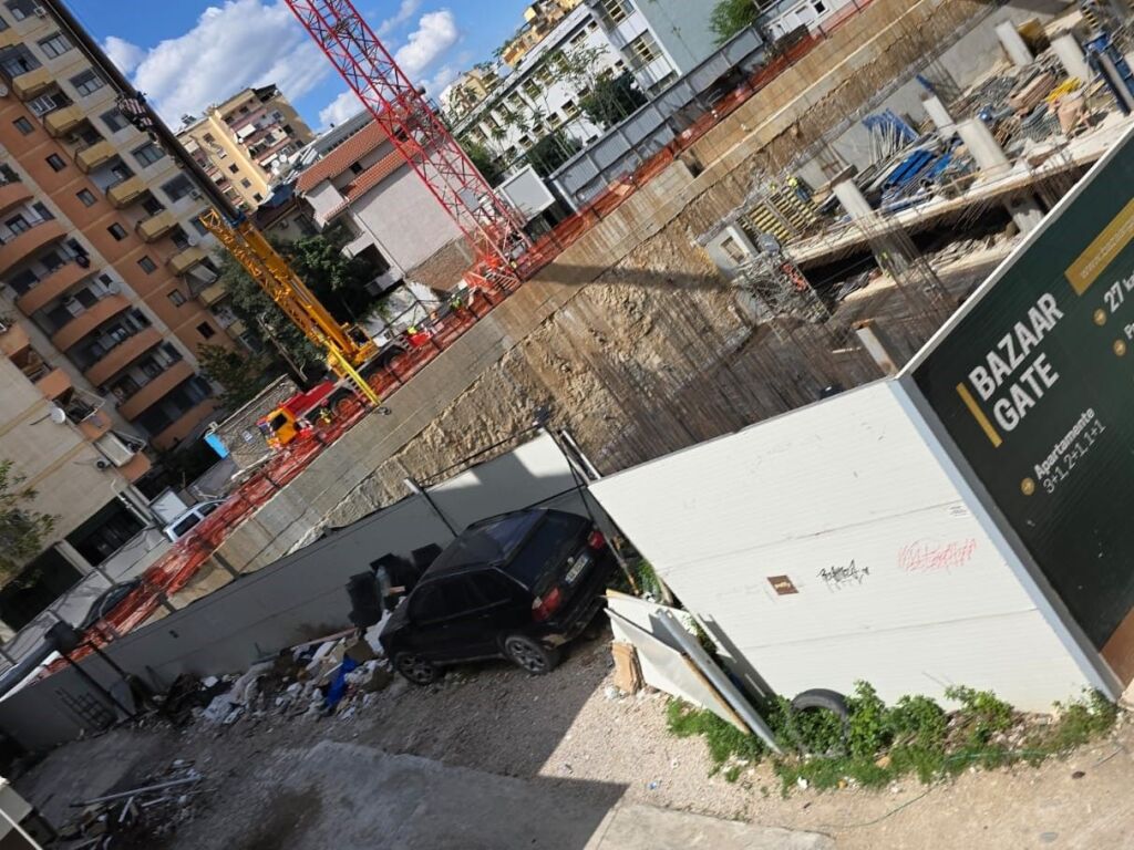 OKAZION Bazaar gate Apartment 1+1 for sale in the center of Tirana