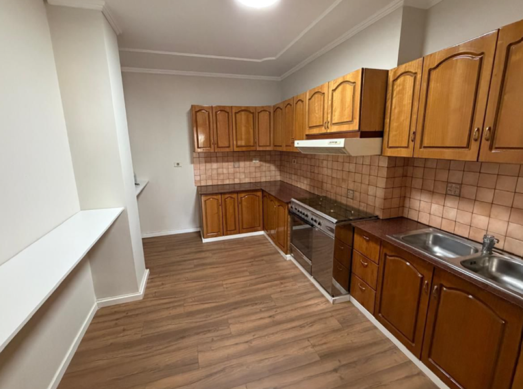 LOCALE IN AFFITTO PER UFFICI – Piazza Wilson