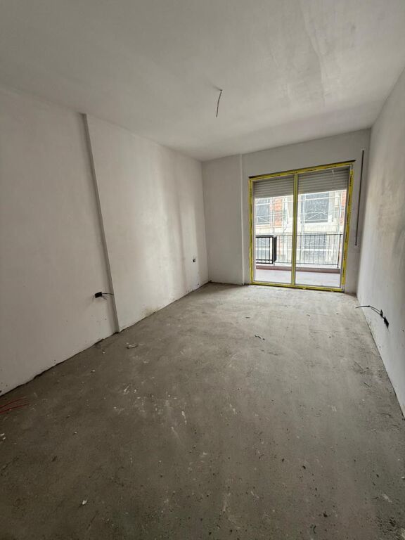 Apartament 1+1 per shitje Kompleksi Sanel Paskuqan !