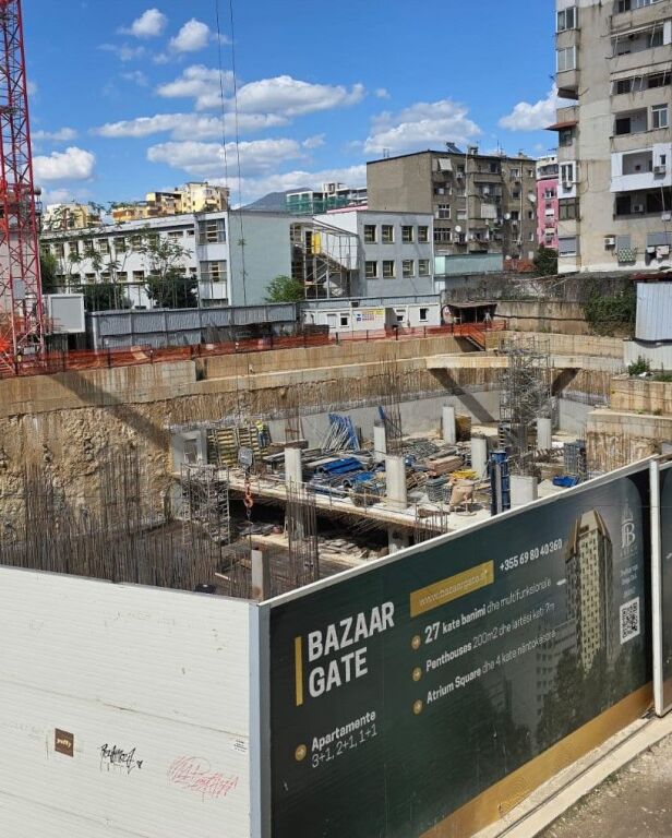 OKAZION Bazaar gate Apartment 1+1 for sale in the center of Tirana