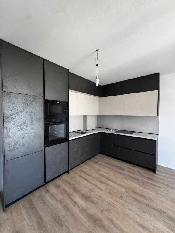 Apartament 2+1 me qera tek Univers City!