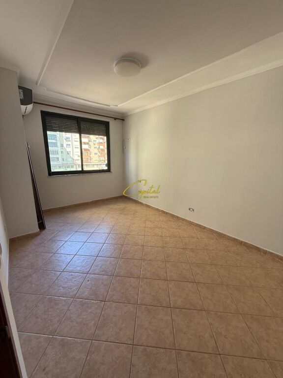 OFFICE FOR RENT 150 M2 FORMER EXHIBITION 120,000 LEKE