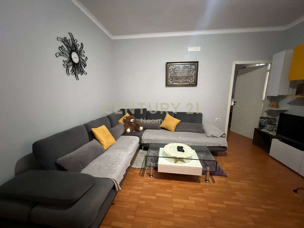 Apartment 2+1 for sale at Siri Kodra Street