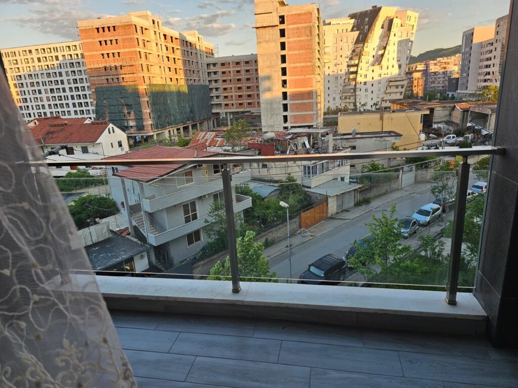 Apartament 2+1 me qera tek Ish Parku 21 Dhjetori