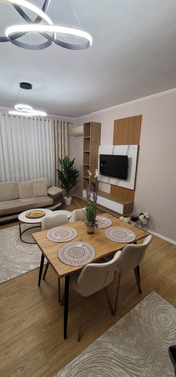 For rent 2+1+2, kristal center komuna a e parisit