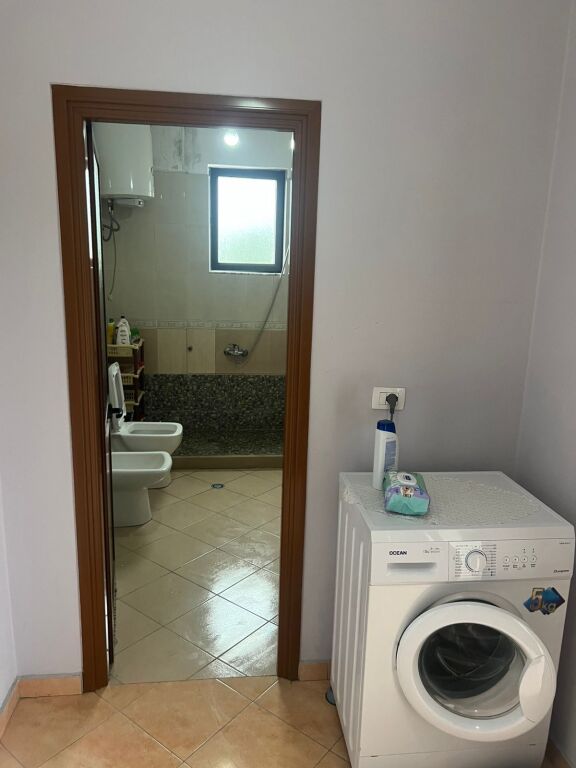 Jepet me qera Apartament 3+1 në Astir 📍