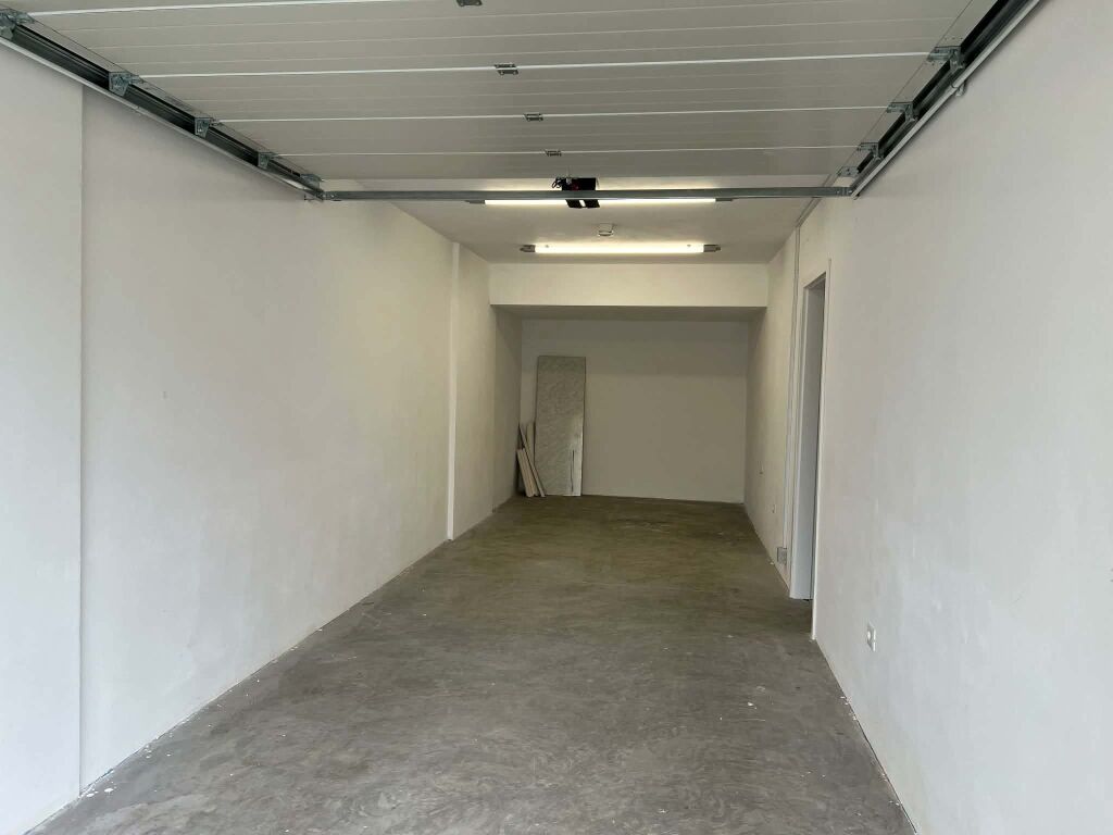 JEPET ME QERA VILA - Kompleksi ABA, Tirane