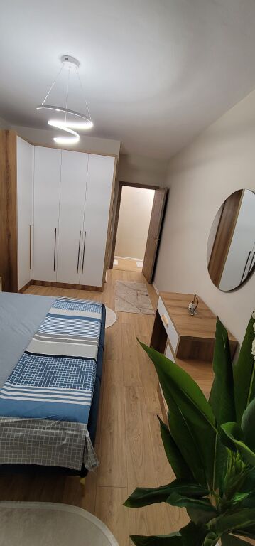 For rent 2+1+2, kristal center komuna a e parisit