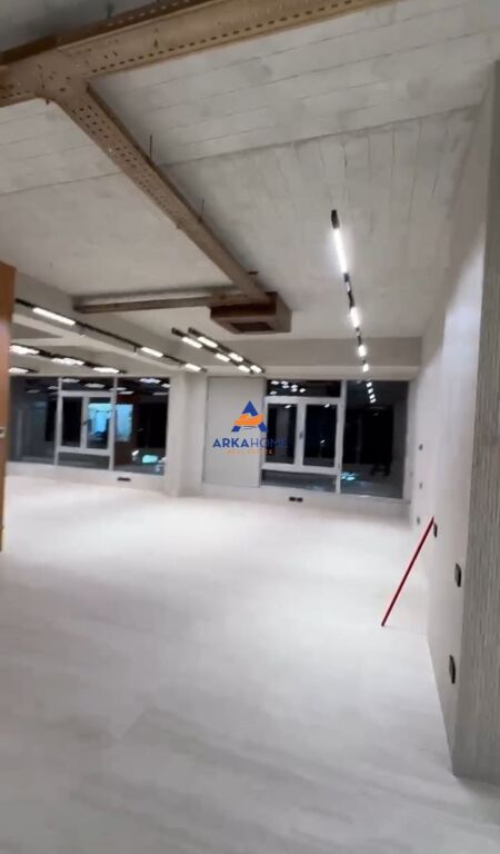 BUSINESS PREMISES FOR SALE 428M2 "NEAR SQUARE 21" PRICE ACCORDING TO REQUEST
