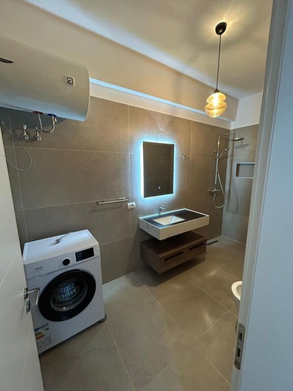Apartament 1+1 me qera ne Xhamllik