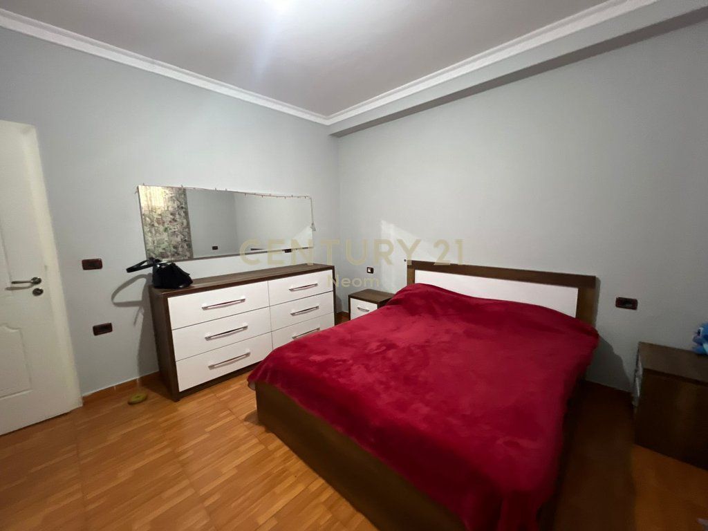 2+1 apartment for sale in the Siri Kodrës area