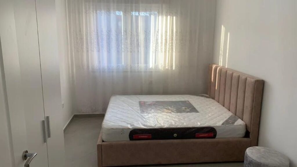 1+1, arredato alla villa L 2, Astir, 450 euro