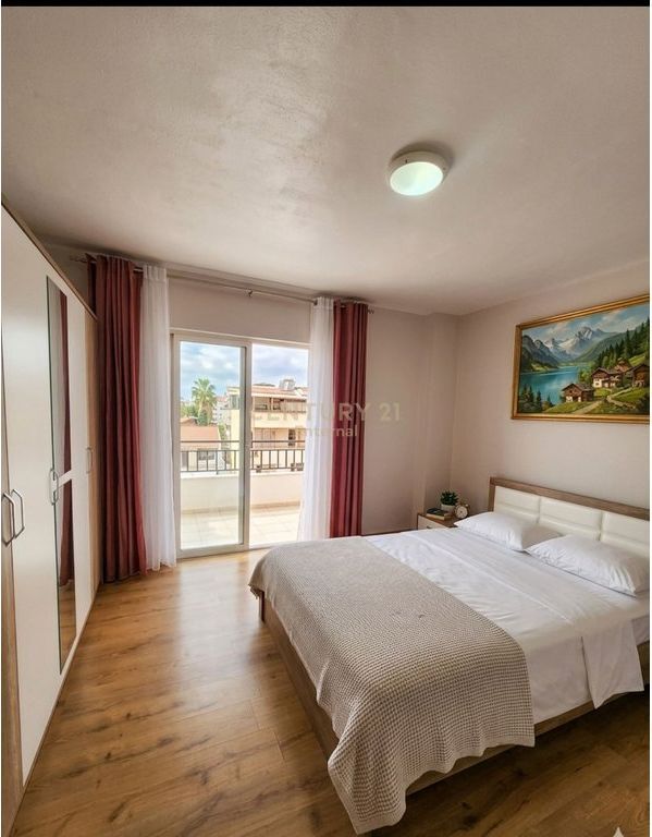 Jepet me qira Apartament 2+1 ne Xhamllik